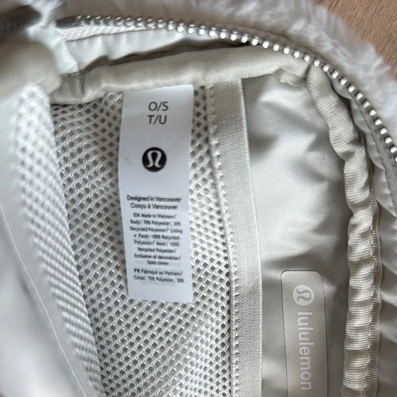 NWOT Lululemon Everywhere Belt Bag Plush Fleece Bone Silver - Picture 7 of 8